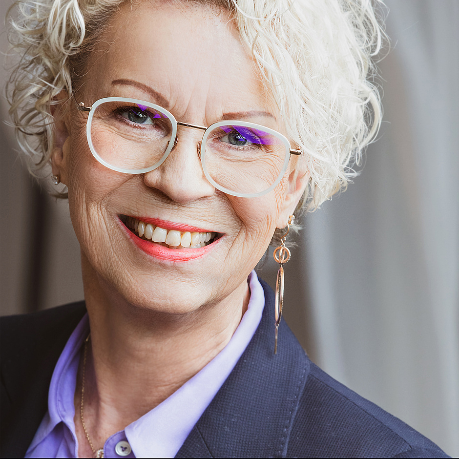 contactPerson.contactPerson.title