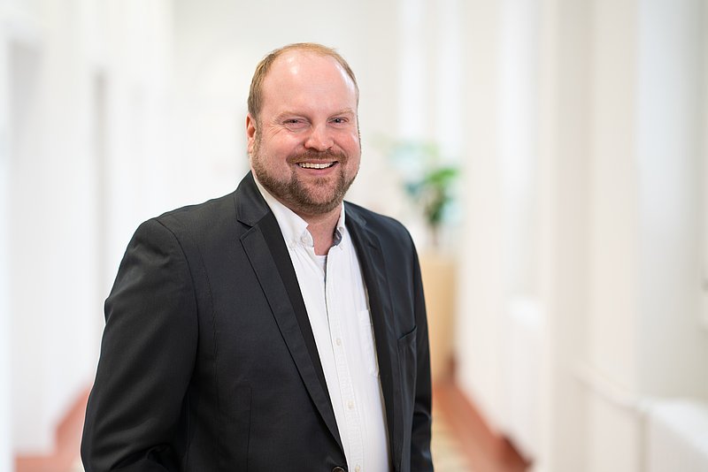 contactPerson.contactPerson.title