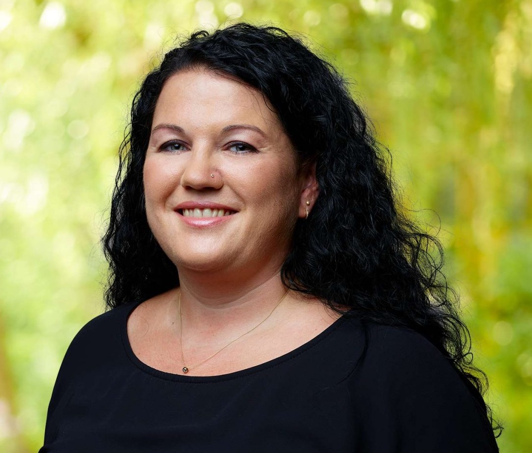 contactPerson.contactPerson.title