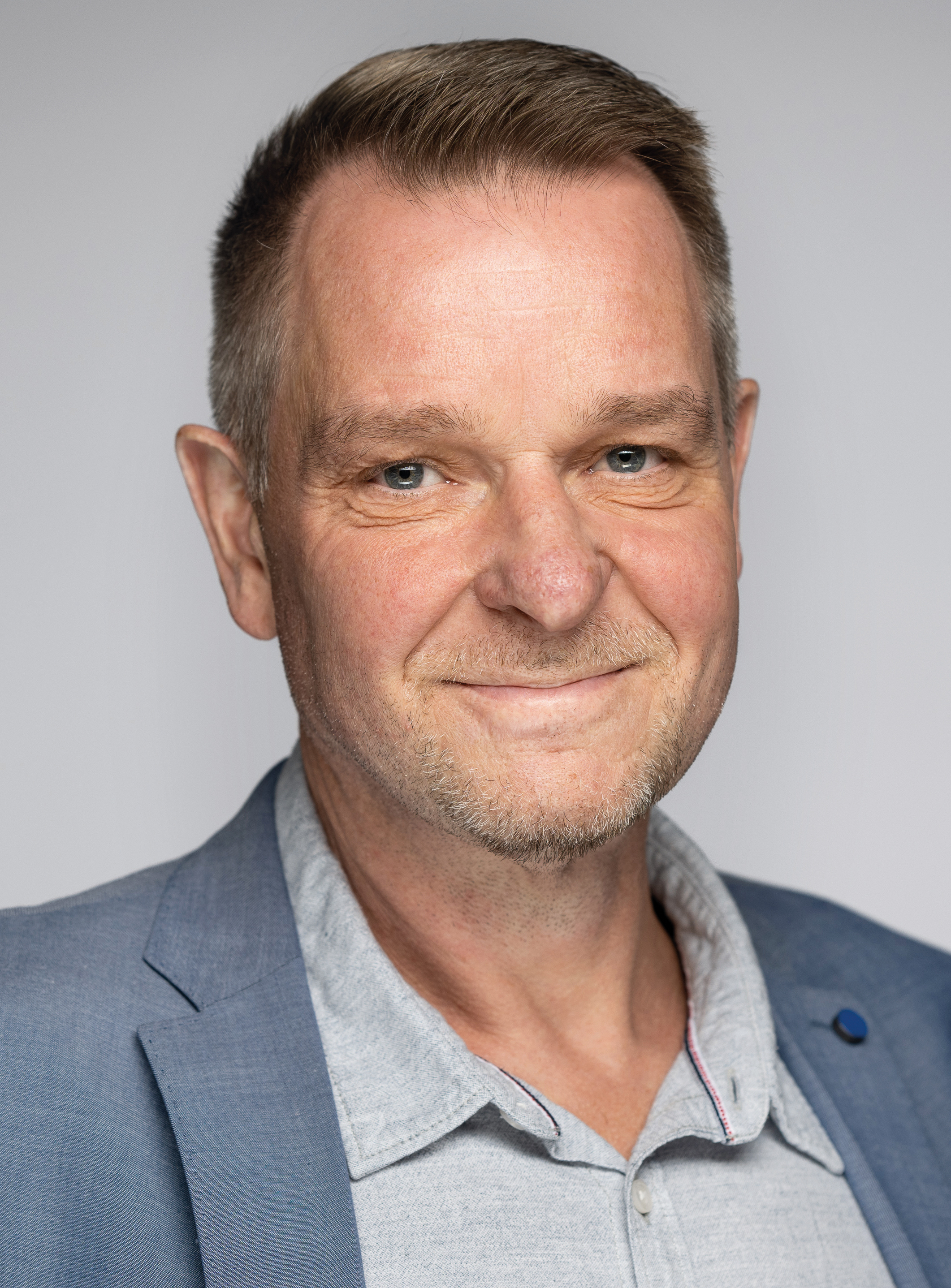 contactPerson.contactPerson.title