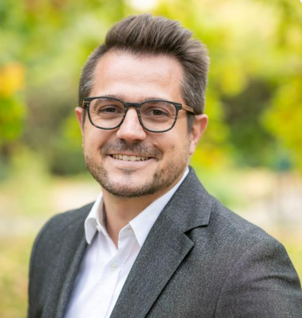 contactPerson.contactPerson.title