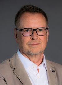 contactPerson.contactPerson.title