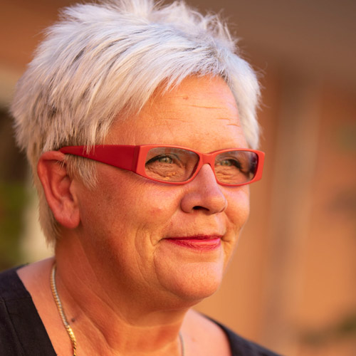 contactPerson.contactPerson.title