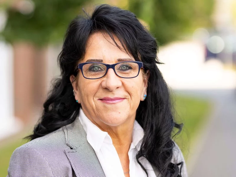 contactPerson.contactPerson.title