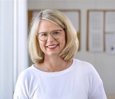 contactPerson.contactPerson.title