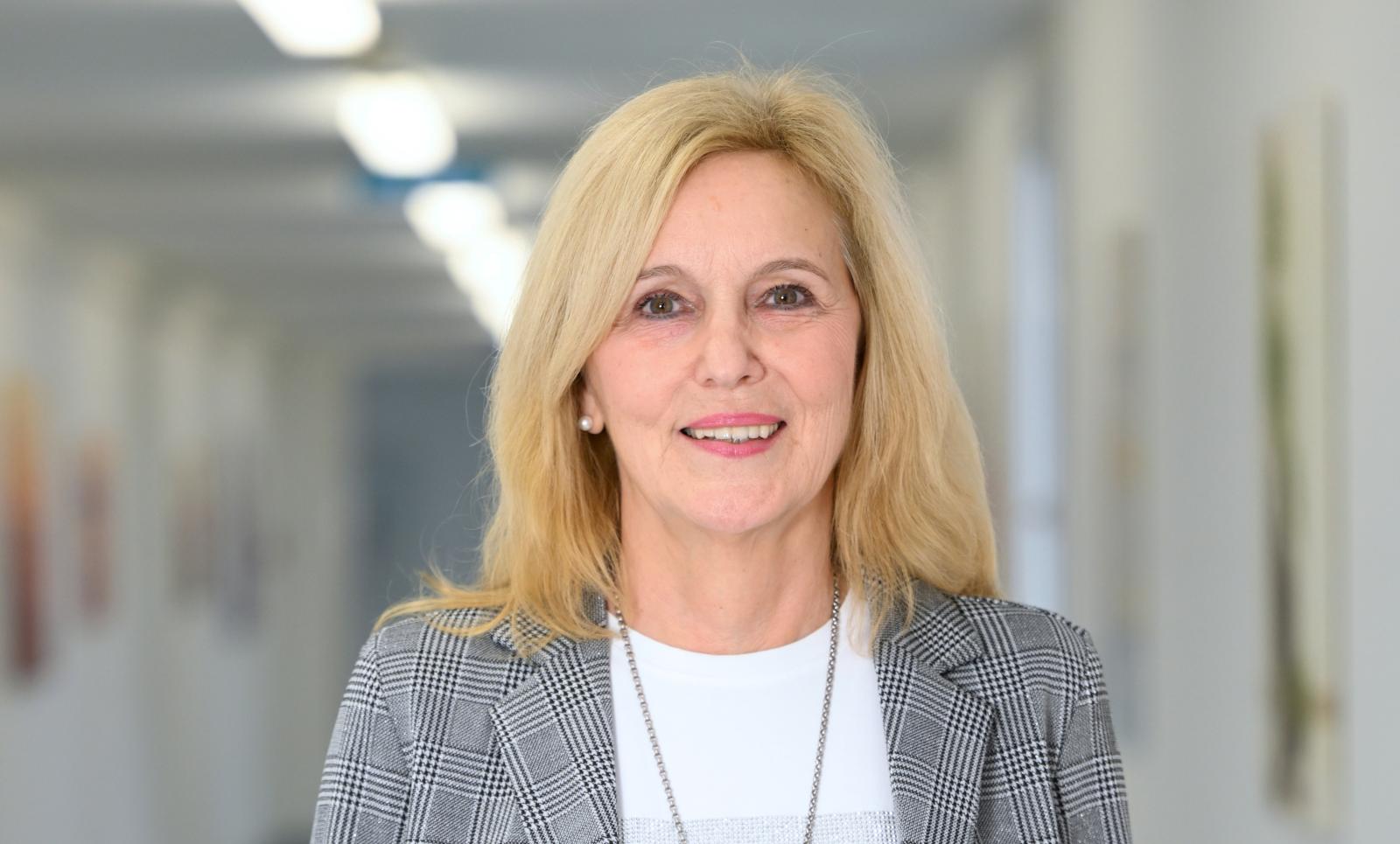 contactPerson.contactPerson.title