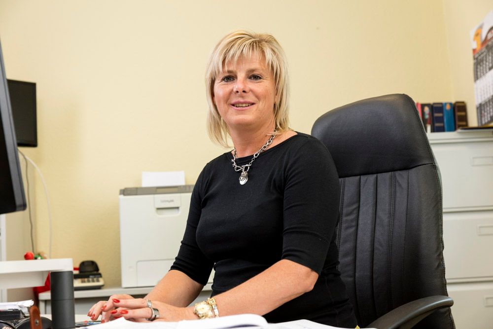 contactPerson.contactPerson.title