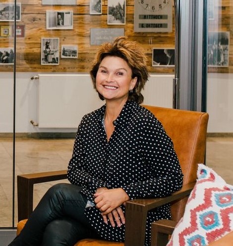 contactPerson.contactPerson.title