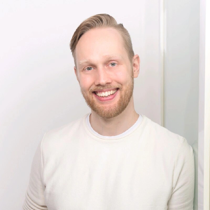 contactPerson.contactPerson.title