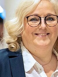 contactPerson.contactPerson.title