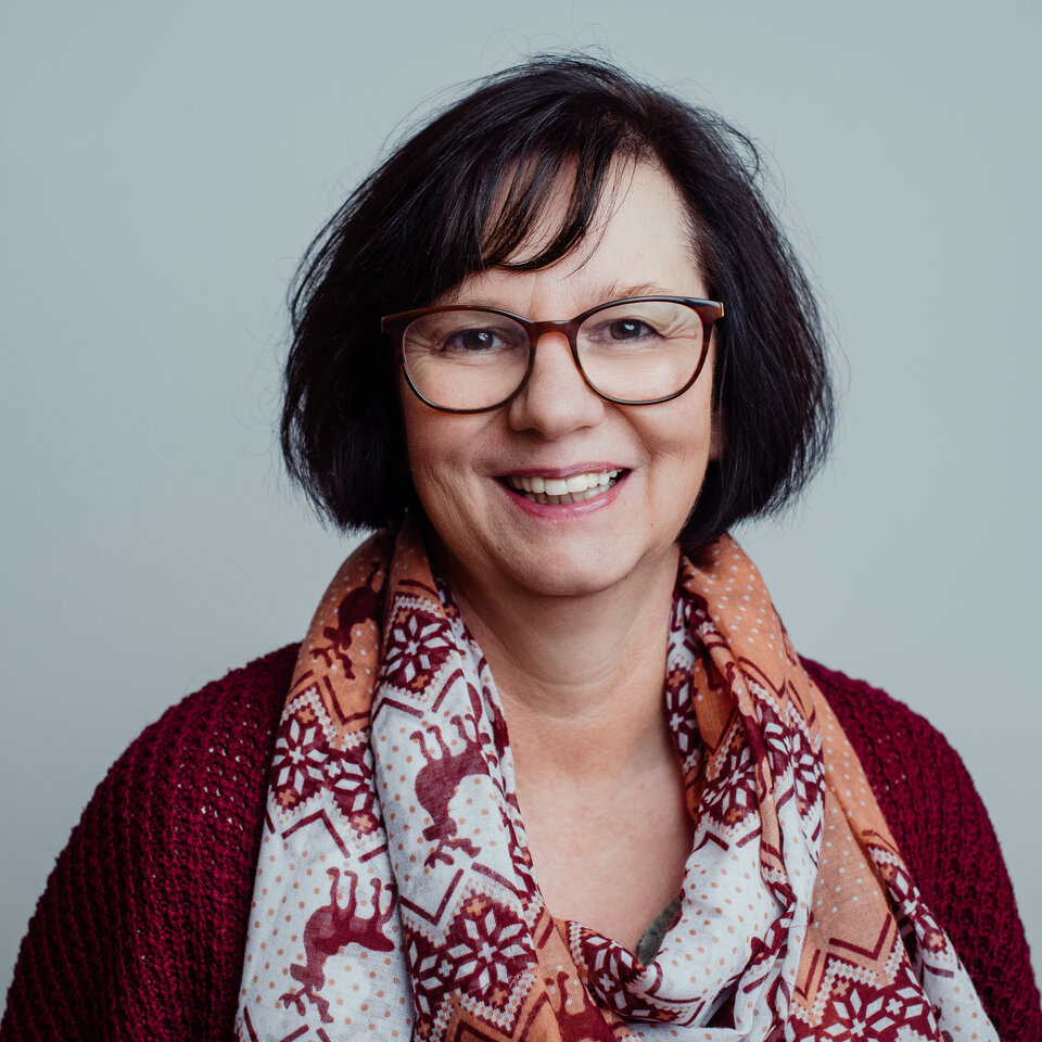 contactPerson.contactPerson.title